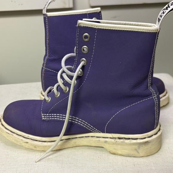 Dr Martens 13450 Mens 6 Women’s 8 RARE Purple White Sole Lace Up Boots Like New - Picture 11 of 11